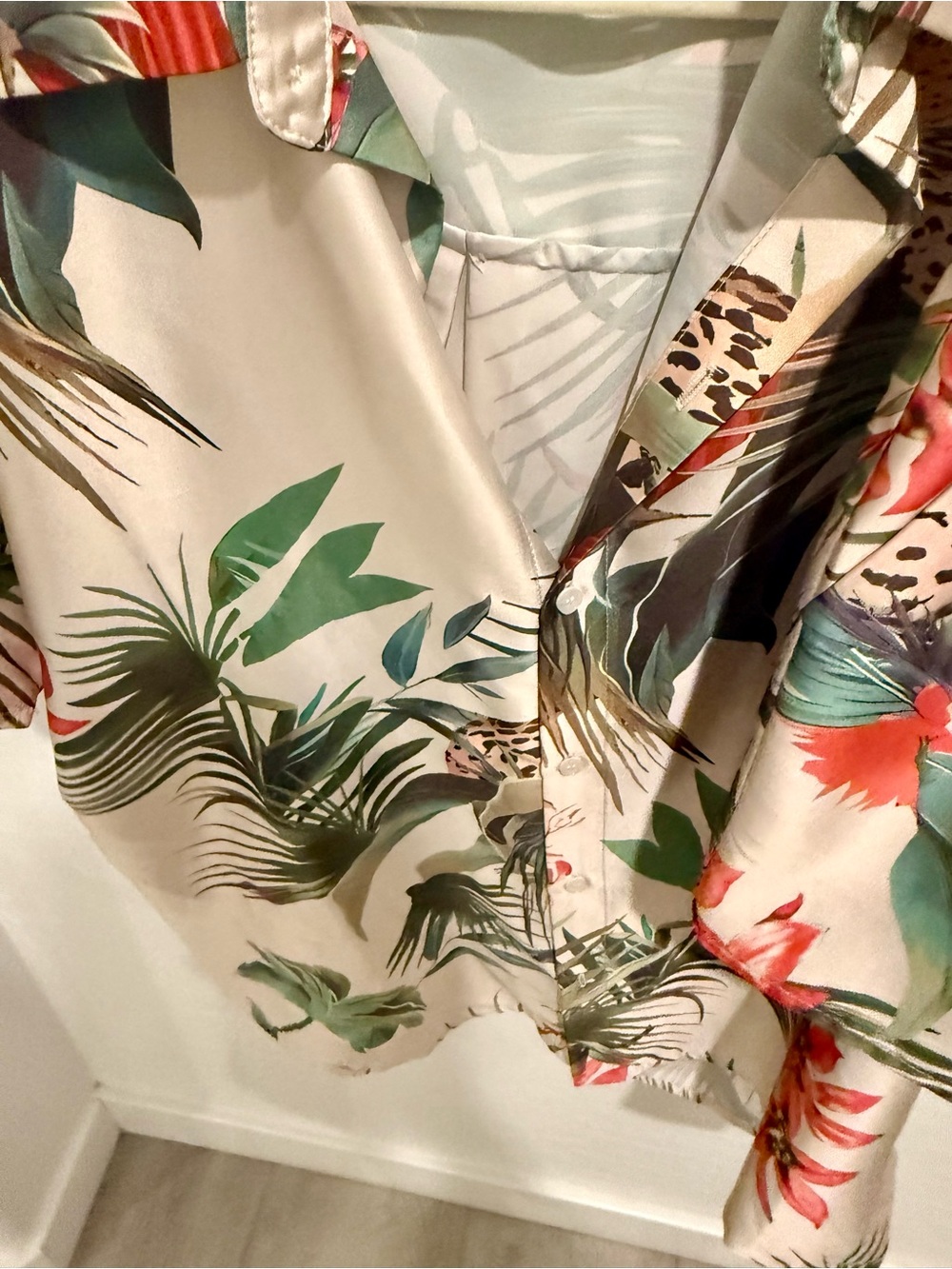 VICI Tropical 2-Piece Button-Up Shirt & Lined Shorts Set Size Small
